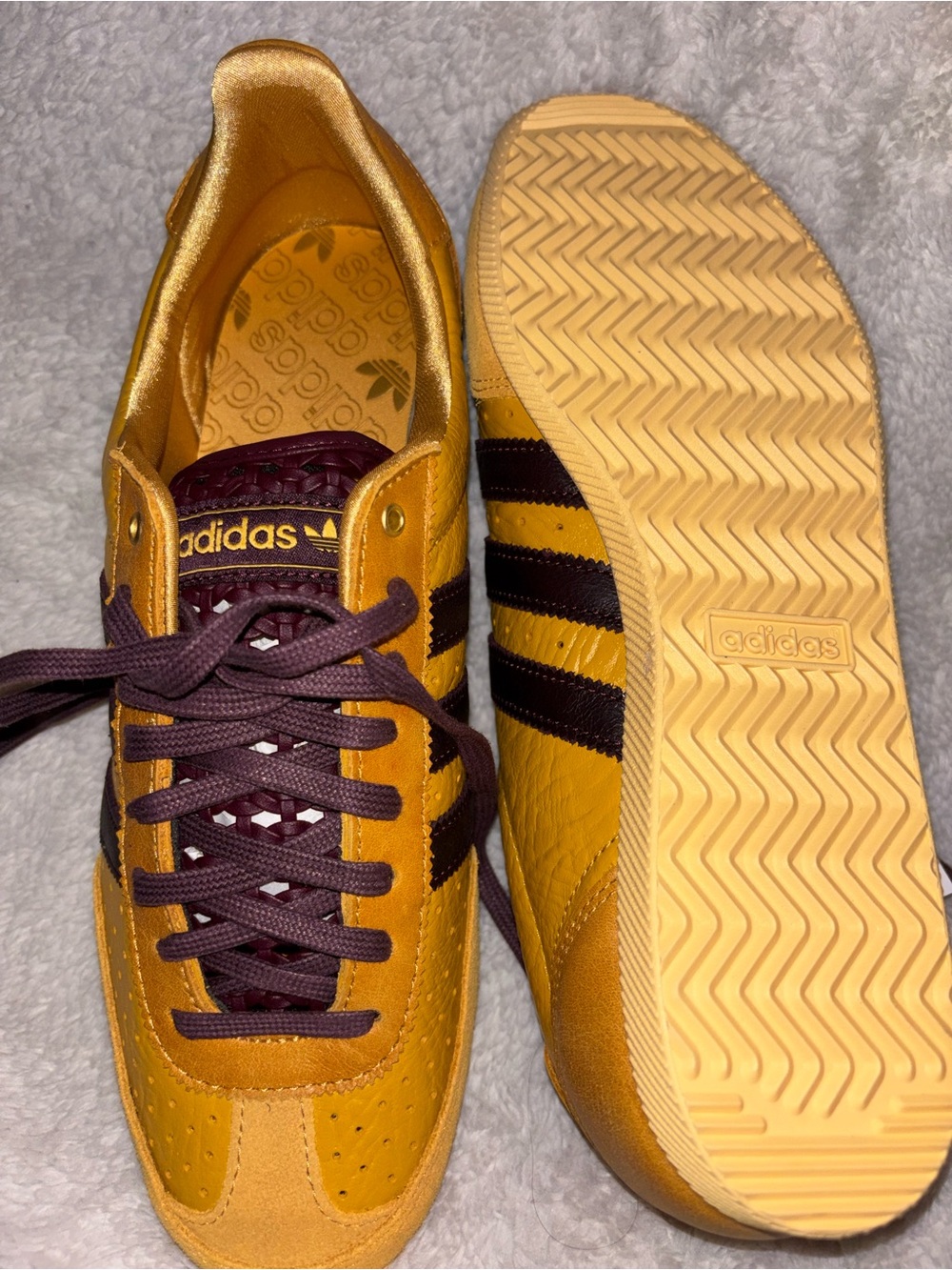 adidas Men's Yellow and Burgundy Retro Low-Top Sneakers - Picture 2 of 5